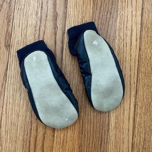 Hanna Andersson Sock Slippers; color- navy; shoe size-7-9 - Picture 2 of 2